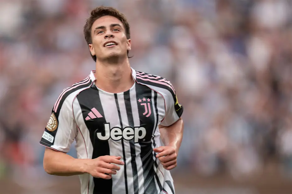 Juventus, Kenan Yıldız'la yeni sözleşme görüşmelerinde henüz anlaşmaya varamadı. Milli futbolcunun maaşını artırmak isteyen İtalyan kulübü, şu anda görüşmeleri durdurma kararı aldı.-1