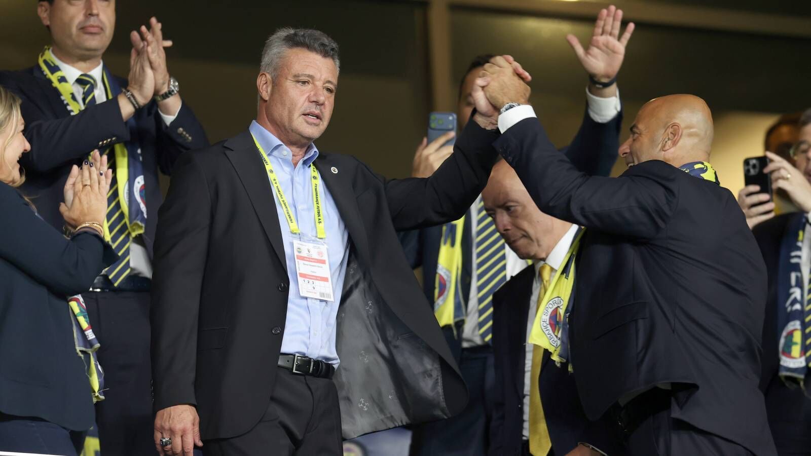 Fenerbahçe Başkanı Sadettin Saran’a taraftar desteği: Gözaltı sonrası Chobani stadına çağrı-(copy)