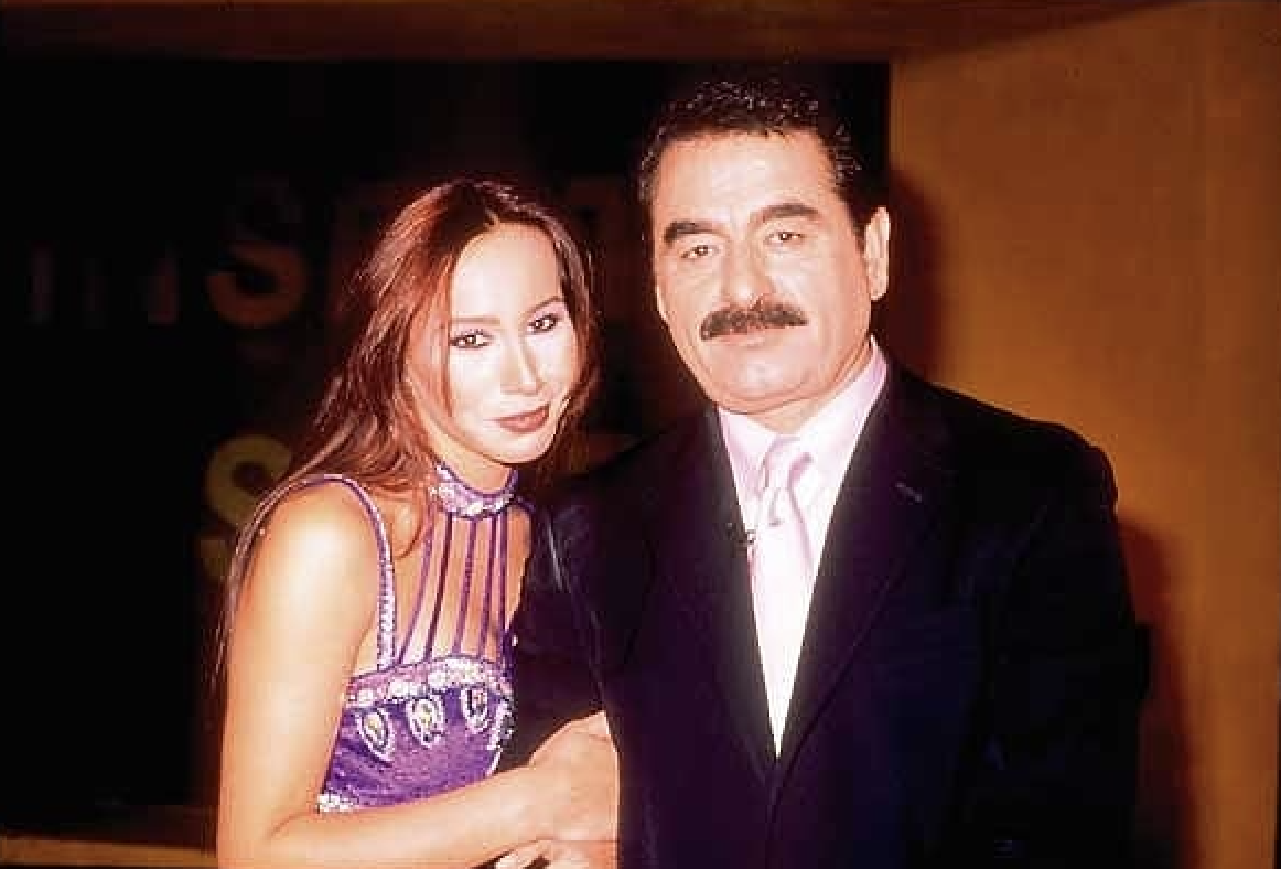 İbrahim Tatlıses, Asena, İbo Show, İbrahim Tatlıses Asena barıştı, 22 yıl sonra barışma, İbo Show yılbaşı özel, Asena kimdir, İbrahim Tatlıses son dakika-1