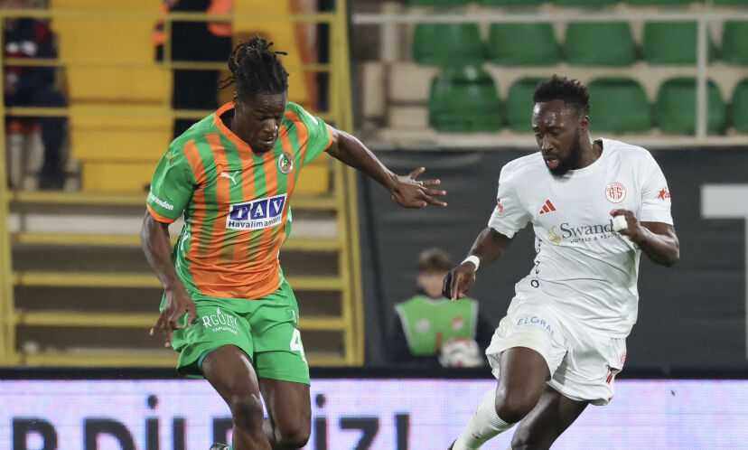 Akdeniz derbisinde gol yok: Alanyaspor 0-0 Antalyaspor