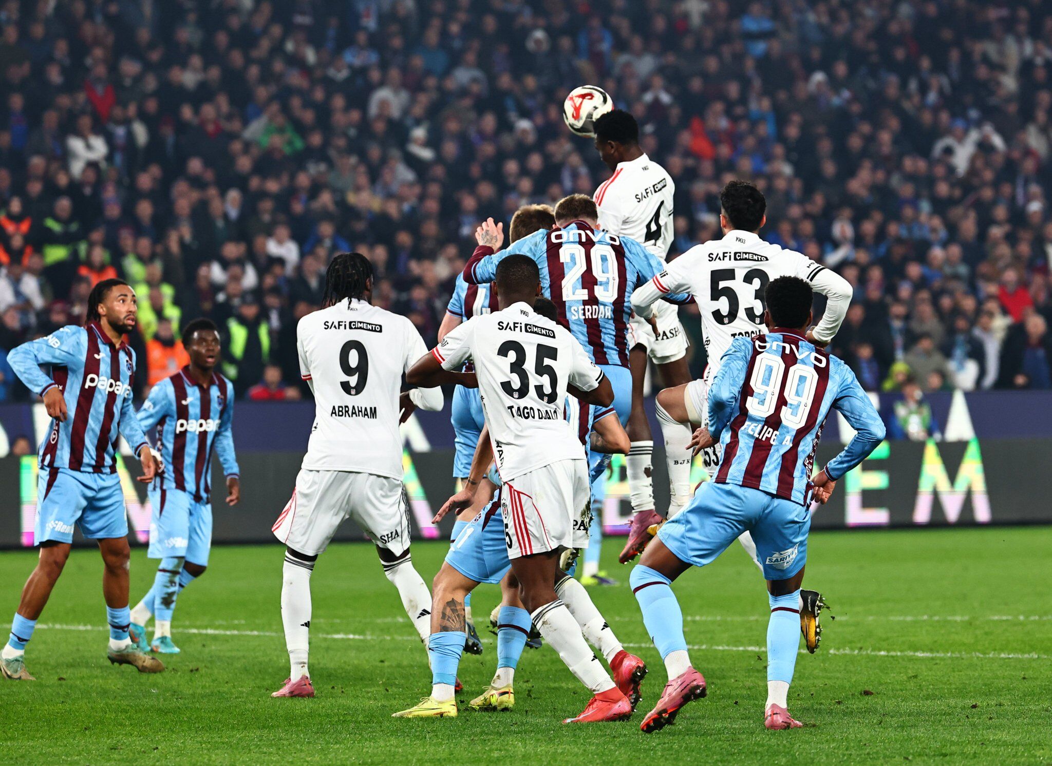 Nefes kesen derbide kazanan yok: Trabzonspor 3-3 Beşiktaş