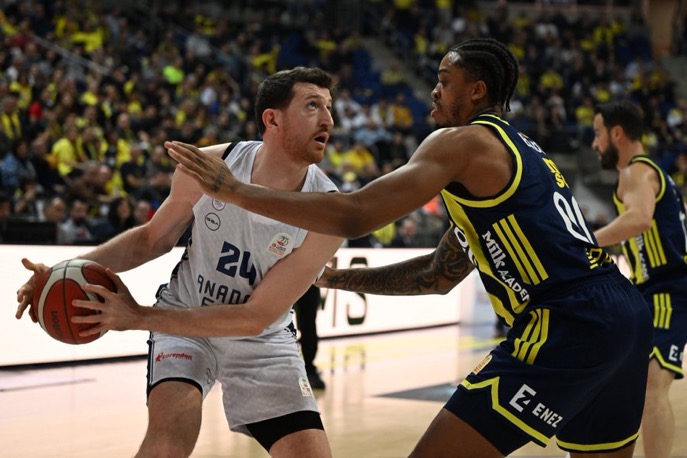 Fenerbahçe Beko, derbide Anadolu Efes
