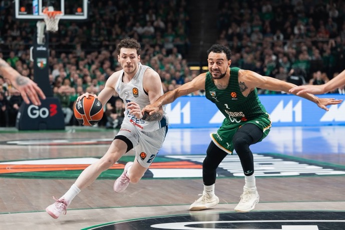 Anadolu Efes, deplasmanda Zalgiris