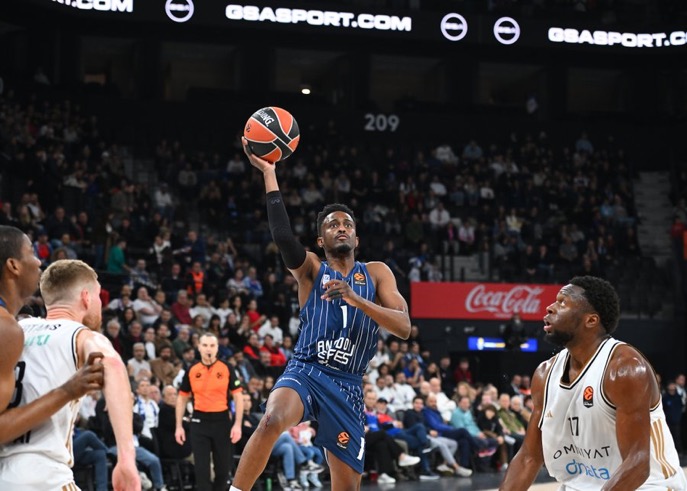 Anadolu Efes, evinde Dubai Basketbol