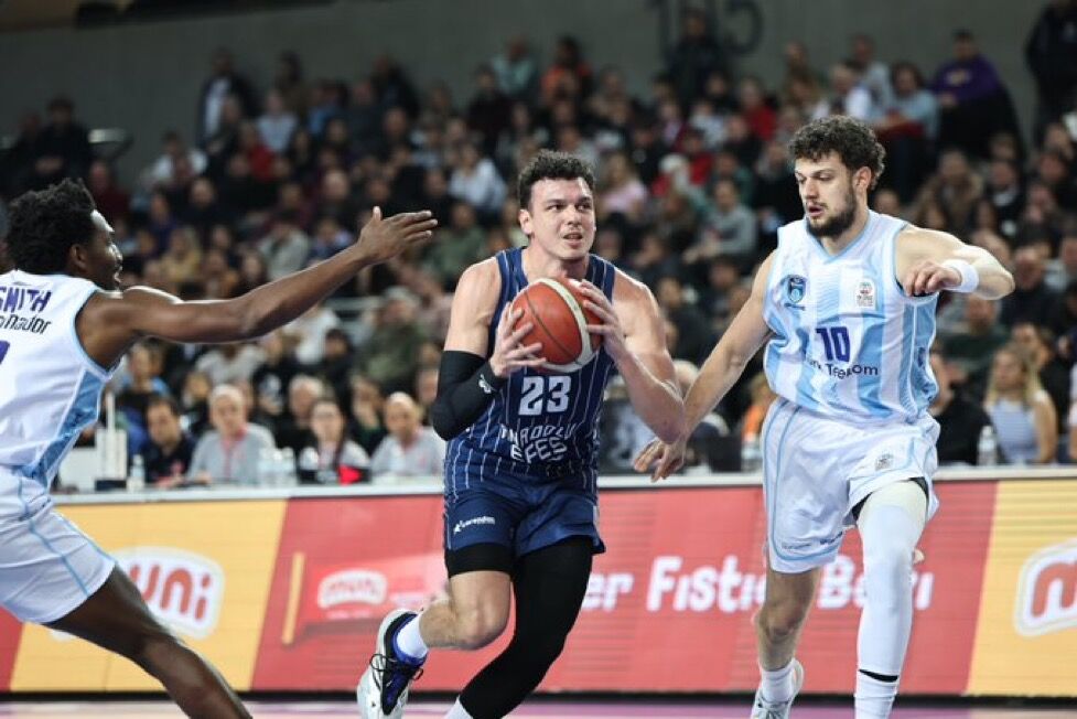 Türk Telekom, Anadolu Efes