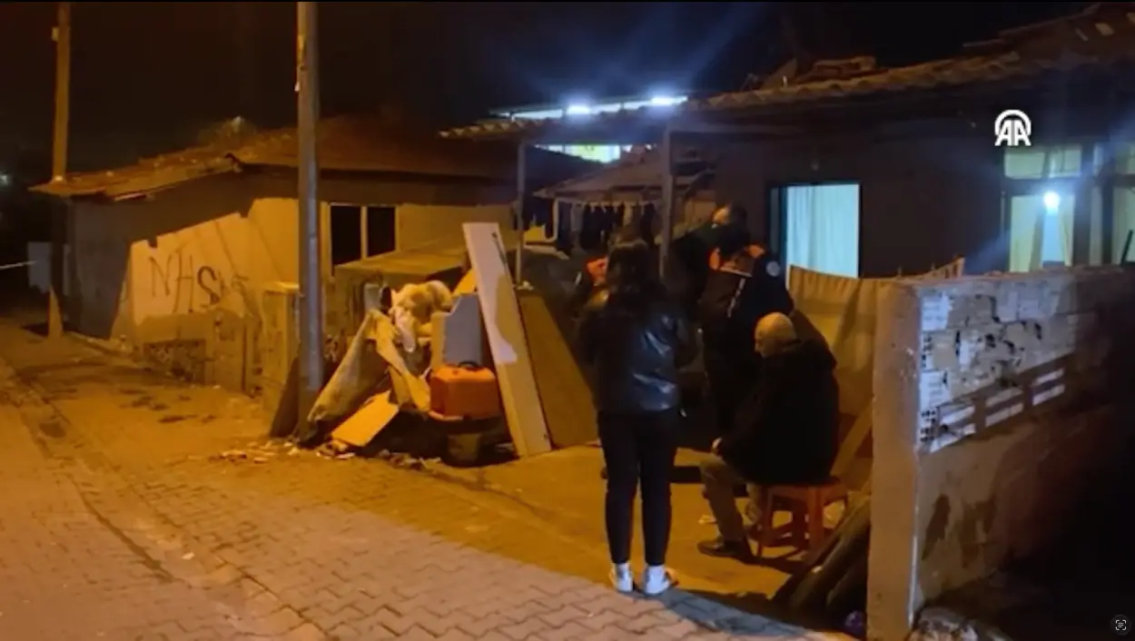 Kırklareli Lüleburgaz’da Cinayet Soruşturması Kapsamında Polis Ekipleri Olay Yerinde Inceleme Yapıyor3