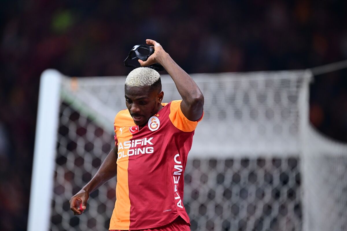 Osimhen Sane Galatasaray Samsunspor A A 20251205 39902894 39902889 G A L A T A S A R A Y S A M S U N S P O R