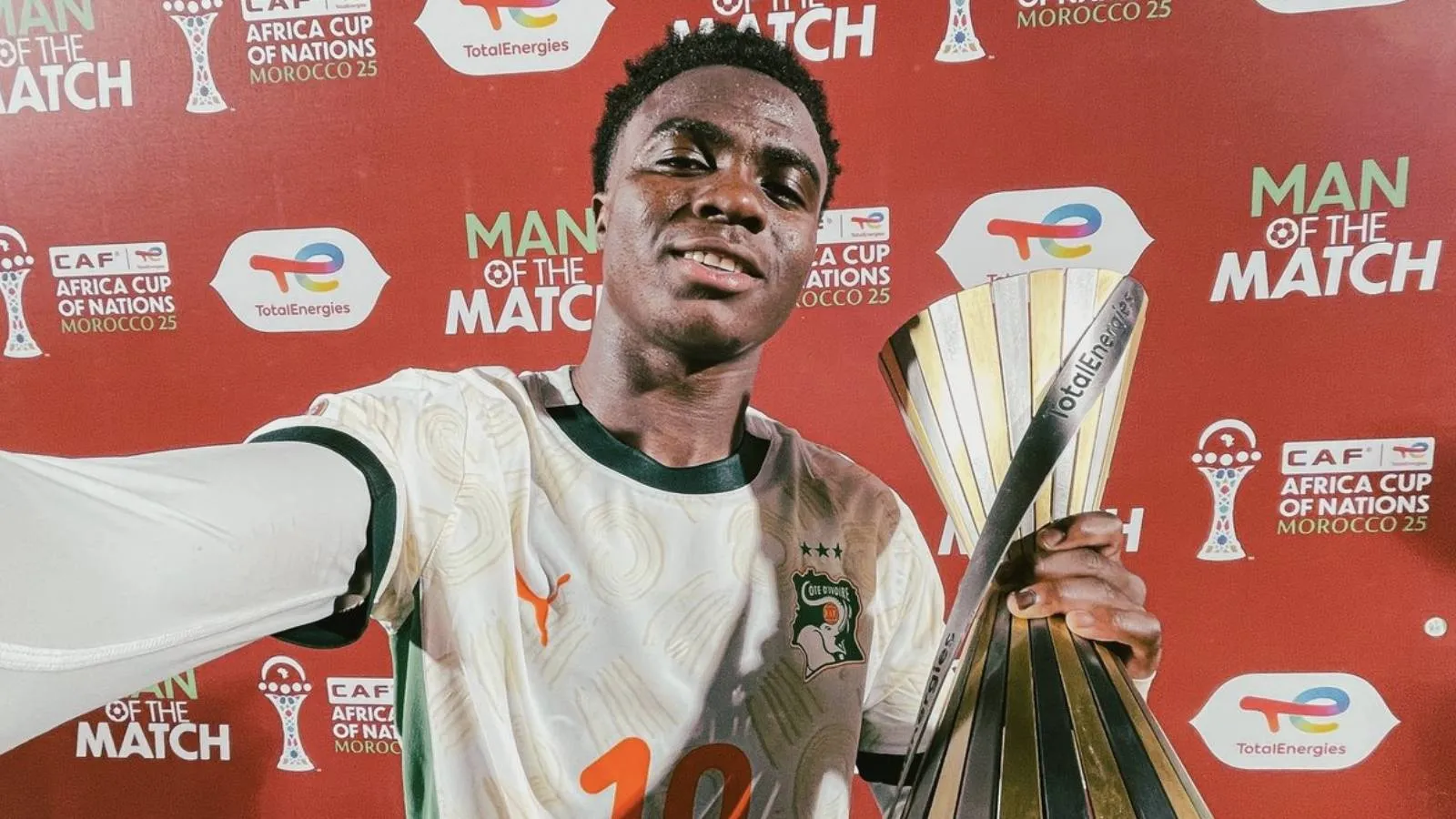 Afrika Uluslar Kupası’nda Trabzonsporlu Oulai gecenin yıldızı oldu