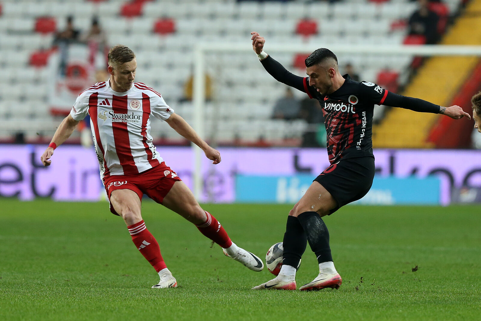 Gençlerbirliği, Antalyaspor’a deplasmanda 2-1 mağlup oldu