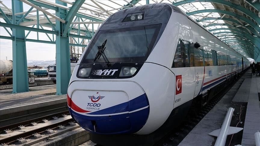 Bakan Uraloğlu duyurdu: Ankara Trabzon arası hızlı tren geliyor