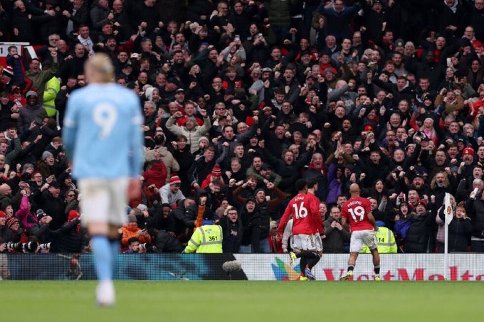 Manchester derbisinde gülen taraf United oldu: Kırmızı şeytanlar, City’i 2-0 mağlup etti