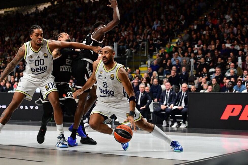 Fenerbahçe Beko, Virtus Bologna’yı deplasmanda 85-80 mağlup etti