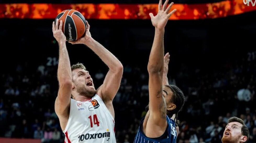 Anadolu Efes, evinde Olympiakos’a 74-68 yenildi