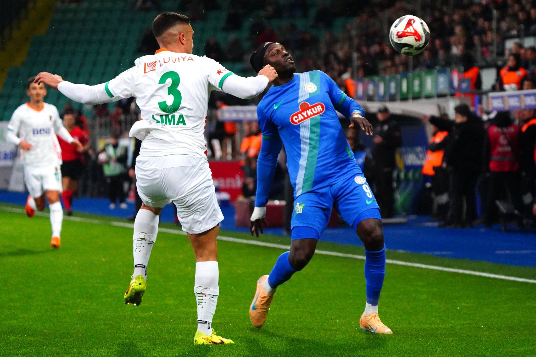 Çaykur Rizespor, evinde Alanyaspor ile 1-1 berabere kaldı