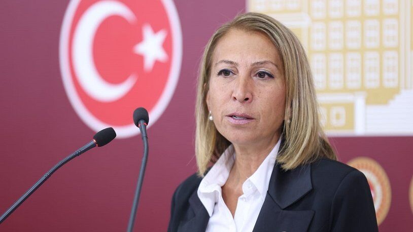 Süreyya Öneş Derici