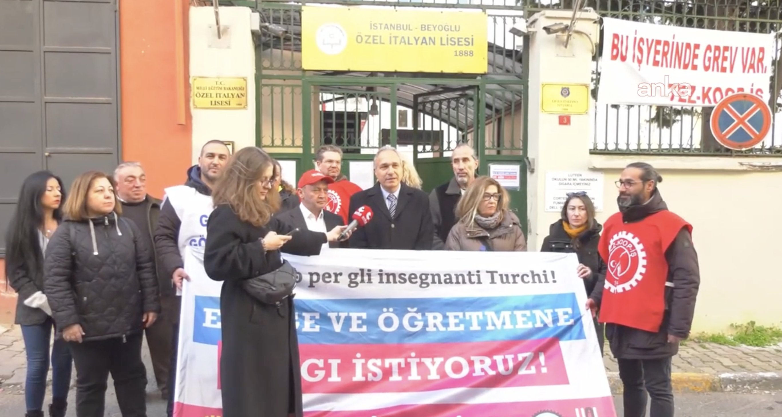 CHP'den Özel İtalyan Lisesi'nde grev yapan öğretmenlere destek: