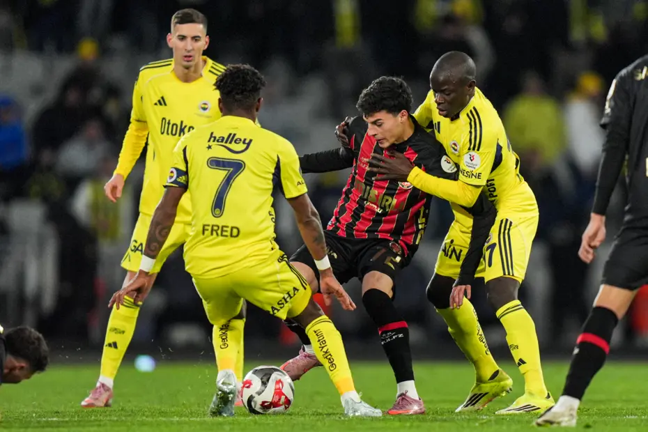 Karagümrük maçı sonrası Fenerbahçeli oyuncular ve ailelerine tehdit mesajları yağdı-(copy)