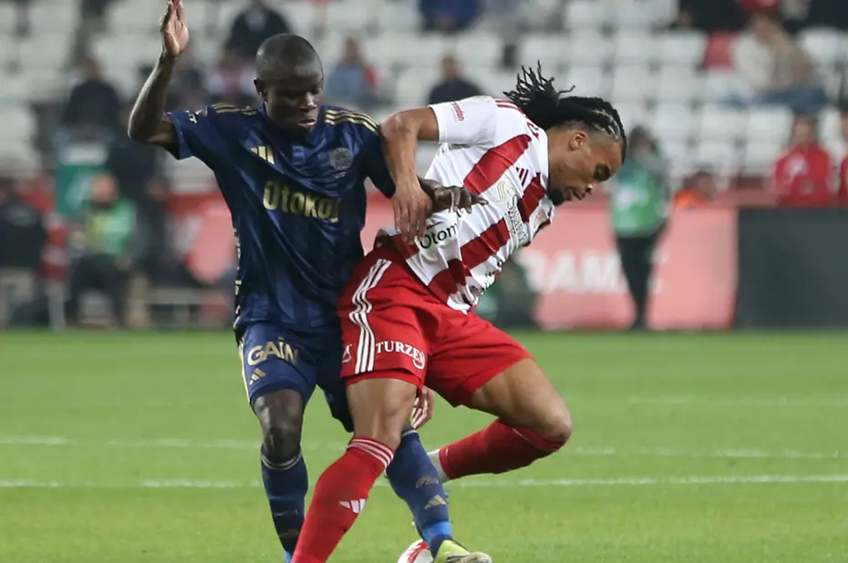 Antalyaspor - Fenerbahçe maçını değerlendiren spor yazarları: