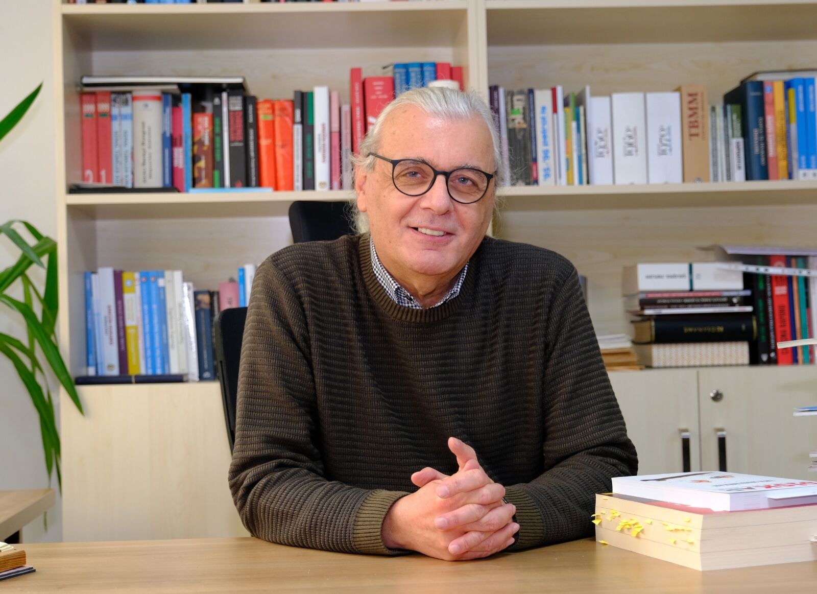 Prof. Dr. Aziz Çelik