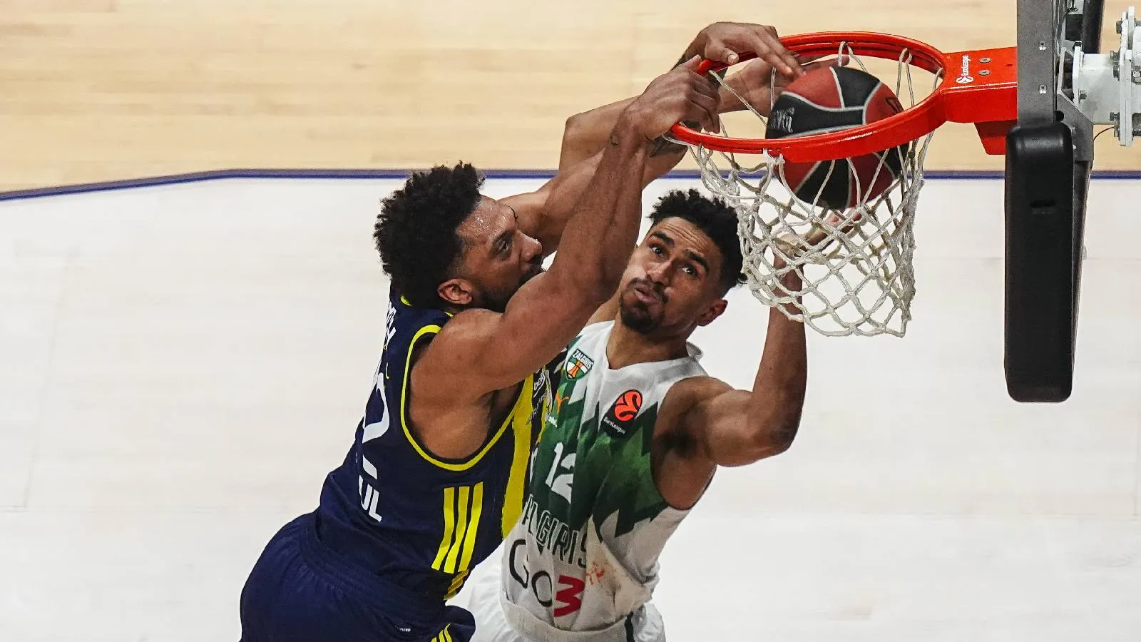 Fenerbahçe Beko, Zalgiris'i yenerek seride durumu 2-0'a getirdi