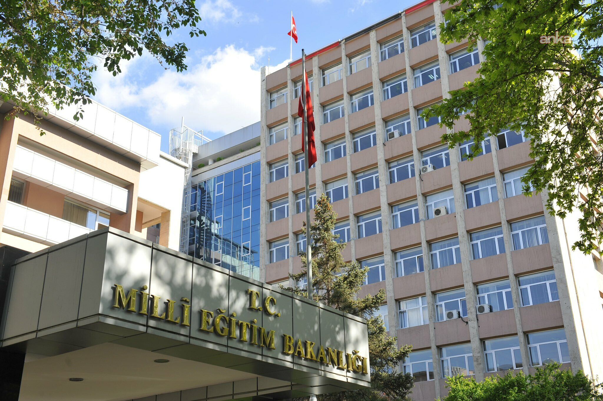 MEB’den 81 ilde izinsiz okullara denetim: Türk öğrenciler tespit edilecek