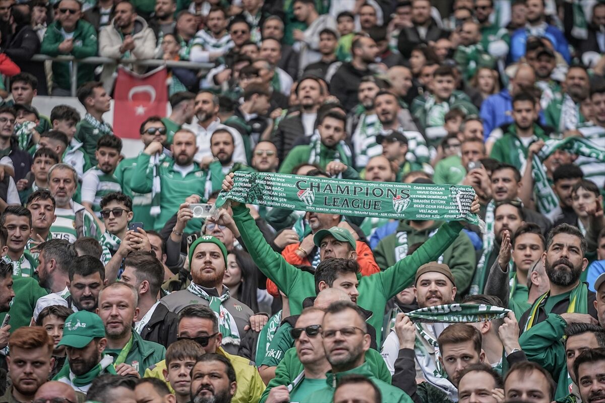 Bursaspor'dan tarihi rekor: 1. Lig öncesi 39 bin kombine biletin tamamı tükendi-1