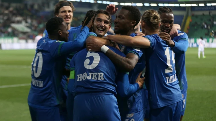Çaykur Rizespor, erteleme maçında Samsunspor’u 4-1 mağlup etti
