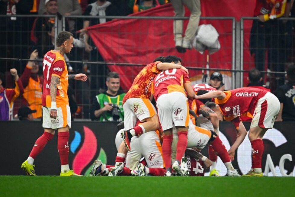 Galatasaray, derbide Fenerbahçe’yi 3-0 mağlup etti