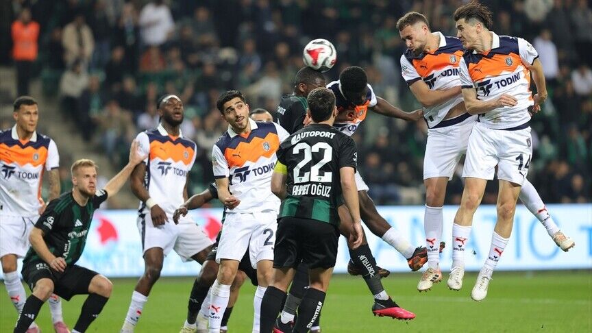 Kocaelispor Başakşehir Karşılaşması Golsüz Bitti