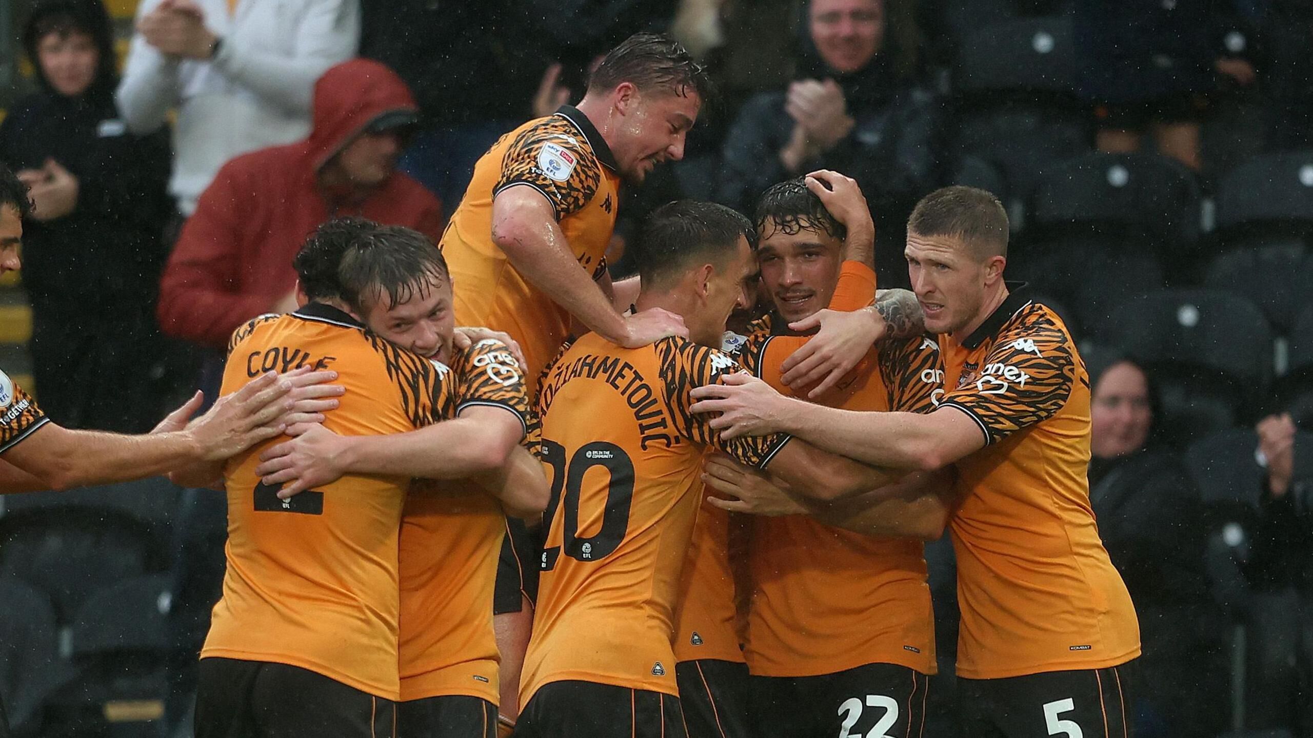 Southampton Wembley biletini uzatmada kaptı: Finalde rakip Hull City
