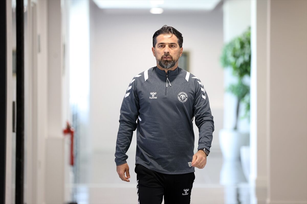 Konyaspor Teknik Direktörü İlhan Palut: 