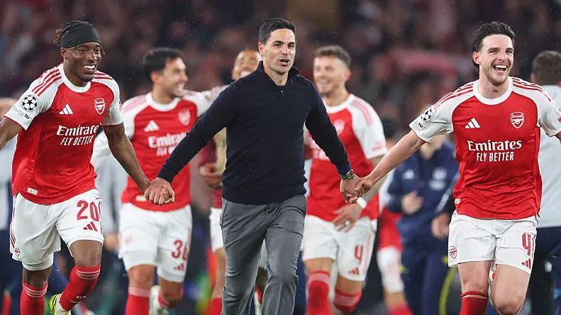 Arsenal, Premier Lig’de 22 yıl sonra şampiyon oldu