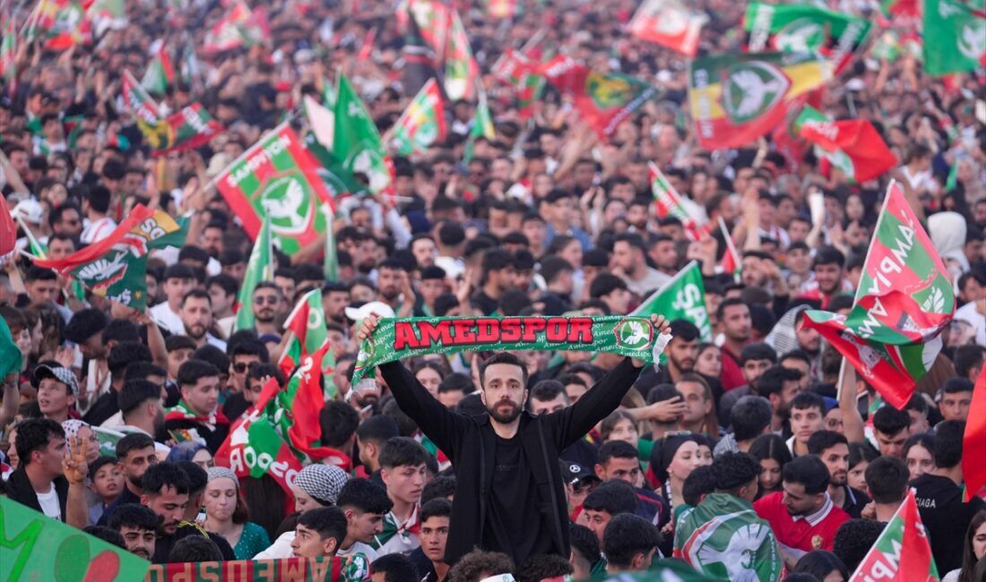 Amedspor’un Süper Lig şampiyonluğu Diyarbakır’da coşkuyla kutlandı-1
