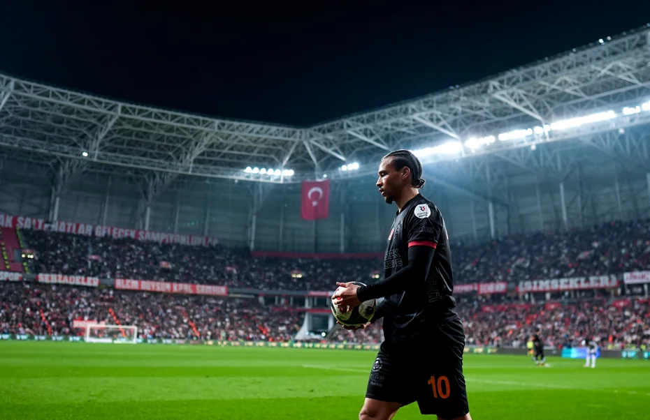 Samsunspor'da karşılaşmasında yedeğe çekilen Leroy Sane'den şaşırtan hareket