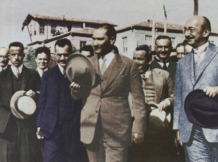 Resim 2 Ata Kastamonu Sapka Devrimi