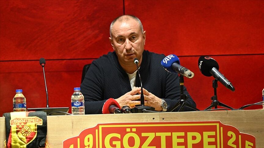 Göztepe Eyüpspor'u 4-0 devirdi: Stoilov'dan galibiyete rağmen oyun uyarısı