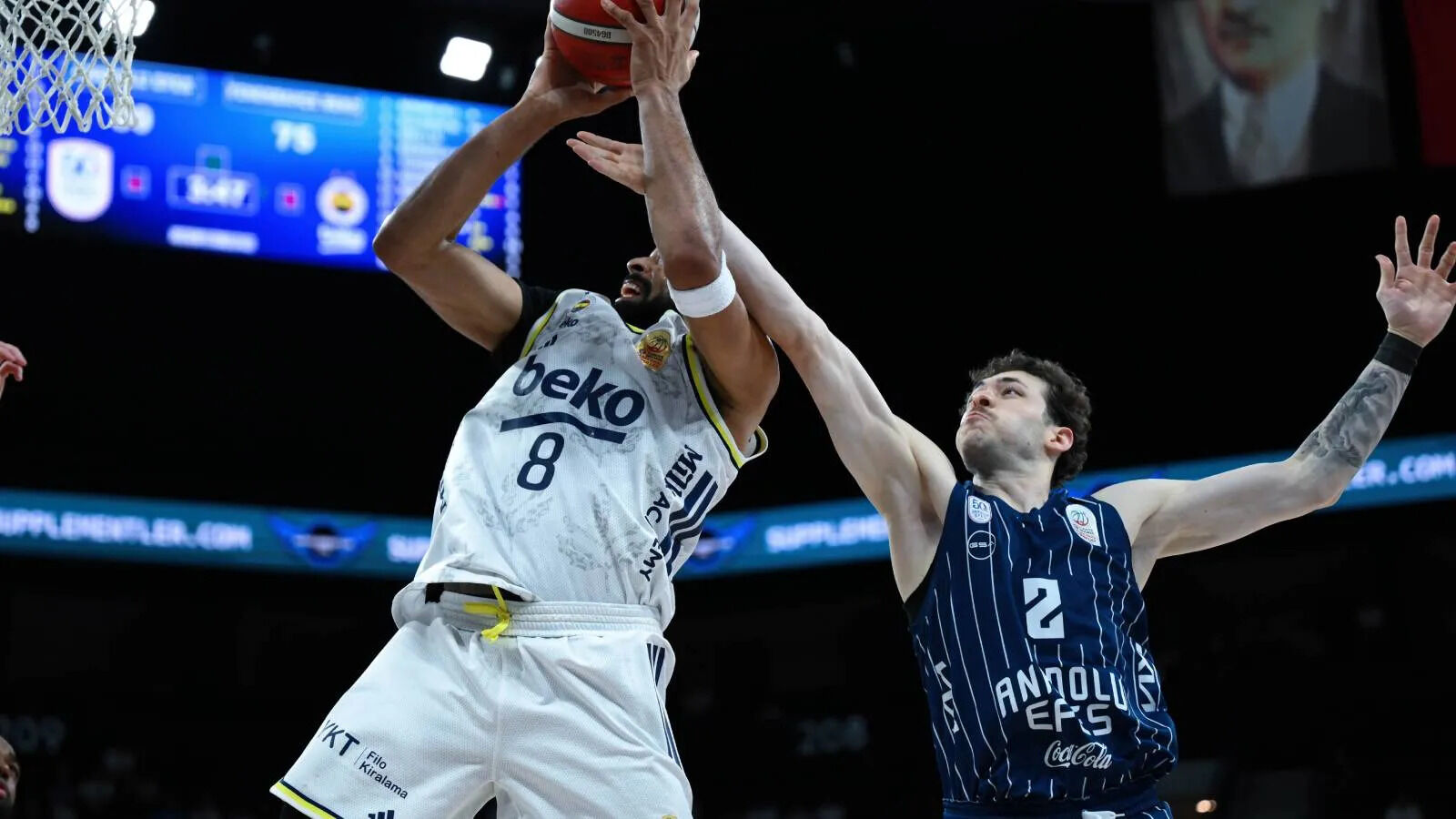 Fenerbahçe Beko, Anadolu Efes’i 102-93’le geçerek finale yükseldi