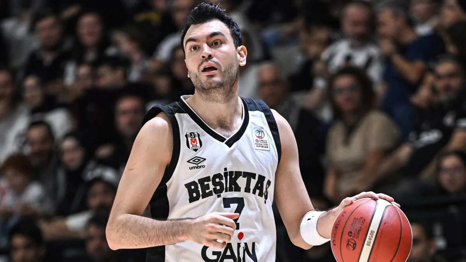 Milli basketbolcu Yiğit Arslan, Beşiktaş'a veda etti