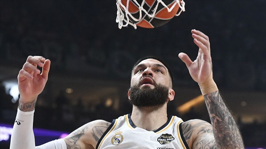 Anadolu Efes’te Vincent Poirier Sakatlık Açıklaması