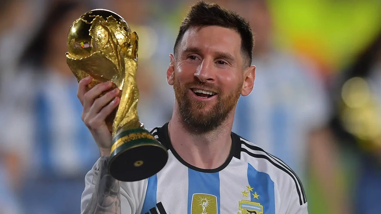Cezayir maçı sonrası Lionel Messi Dünya Kupası tarihine geçti