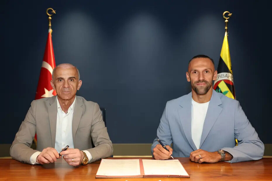 Fenerbahçe, Vedat Muriqi ile 3 yıllık sözleşme imzaladı