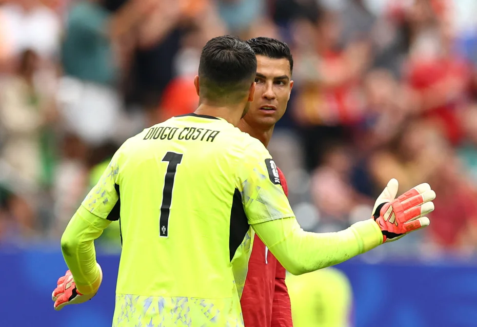 2026 FIFA Dünya Kupası heyecanı grup müsabakalarıyla başlarken, K Grubu'nun favorisi Portekiz, turnuvanın ilk periyodunda beklenmedik bir saha içi krizle karşı karşıya kaldı. Demokratik Kongo Cumhuriyeti karşısında maça hızlı başlayan Avrupa temsilcisi, y