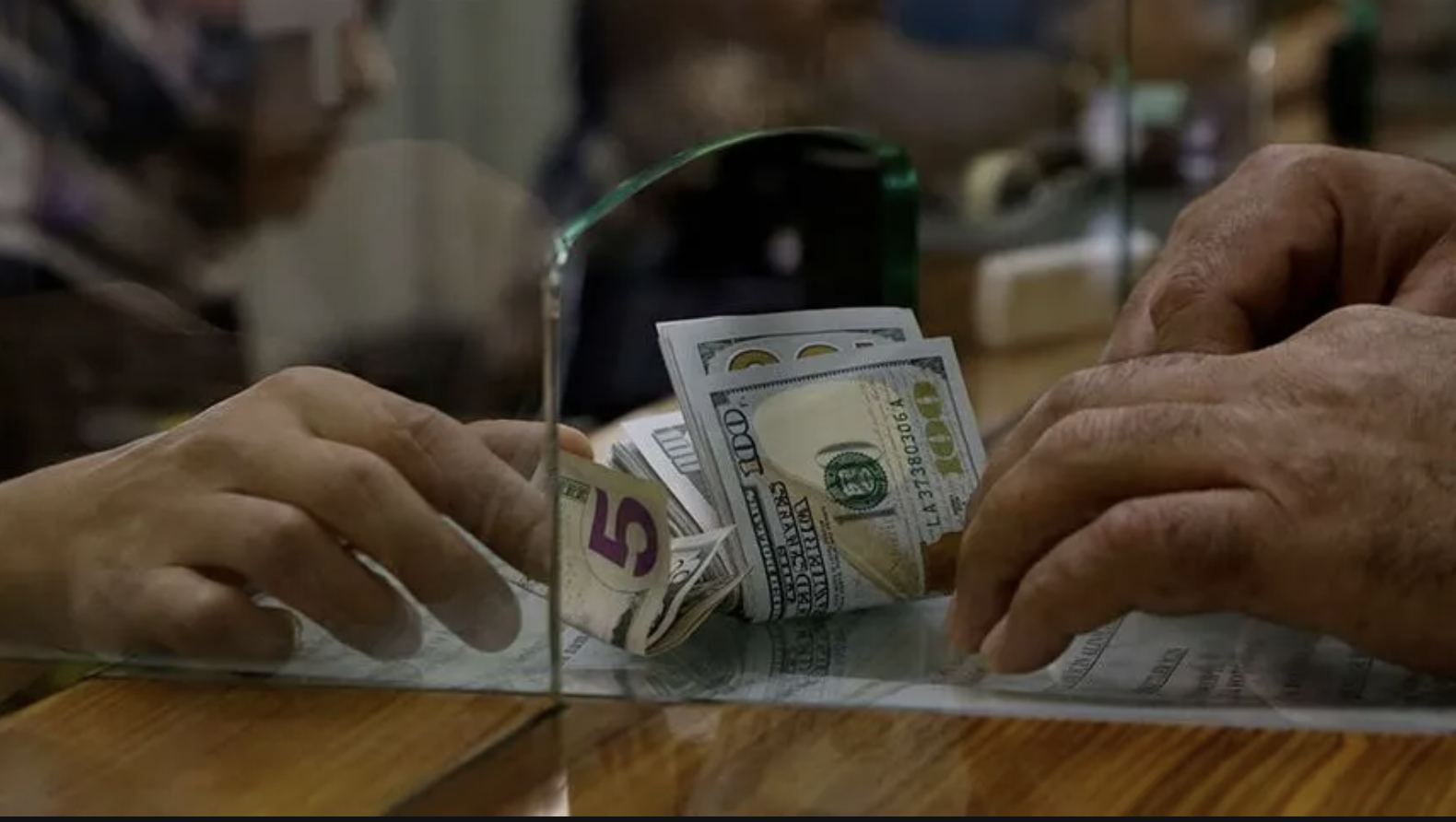 Serbest piyasada dolar ve euro güne nasıl başladı? 4 Ağustos 2026 döviz fiyatları-(copy)