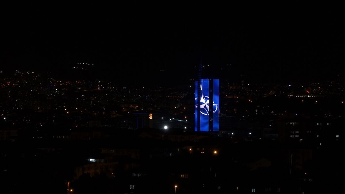 Aa 20260704 41870824 41870822 Nato Zirvesine Katilan Ulkelerin Bayraklari Turk Telekom Binasina Yansitildi (1)