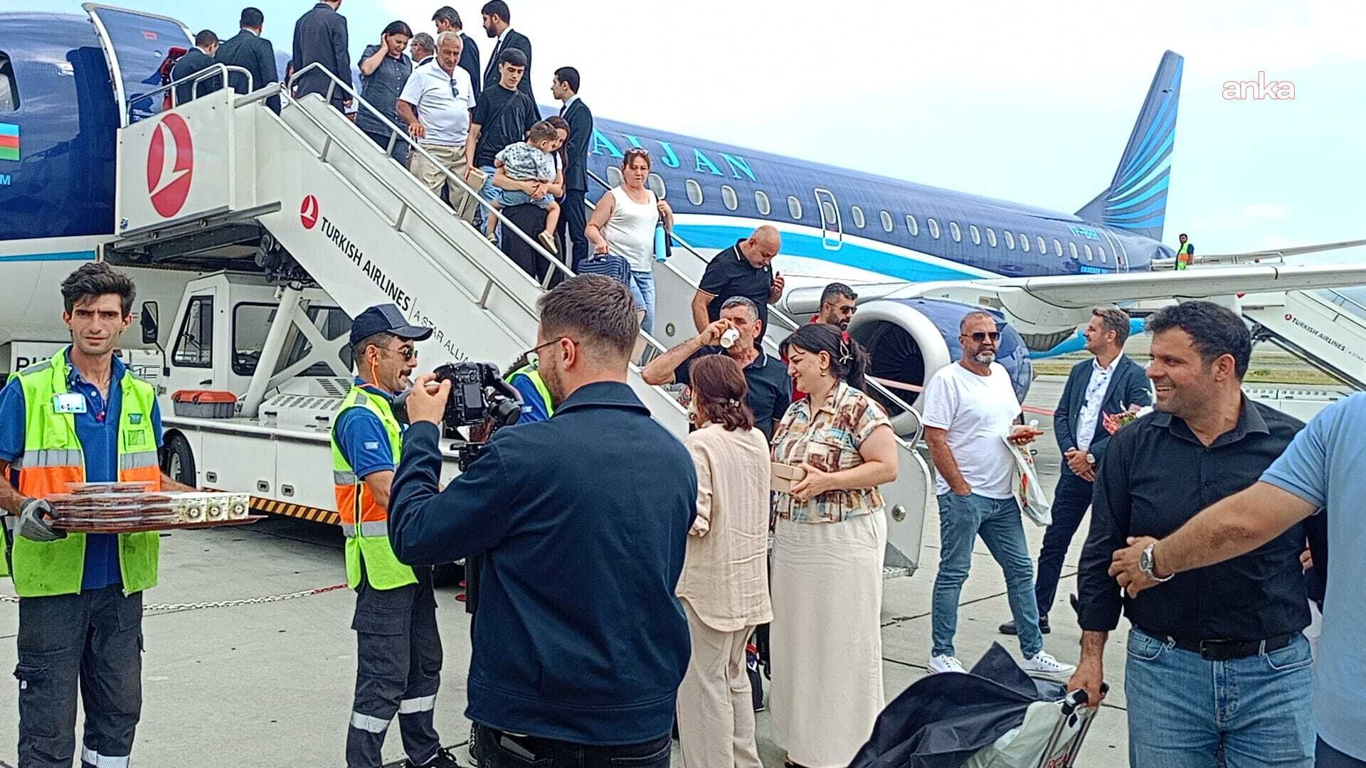 Bakü Kars Direkt Uçak Seferleri Başladı: İlk Uçak Törenle Karşılandı4