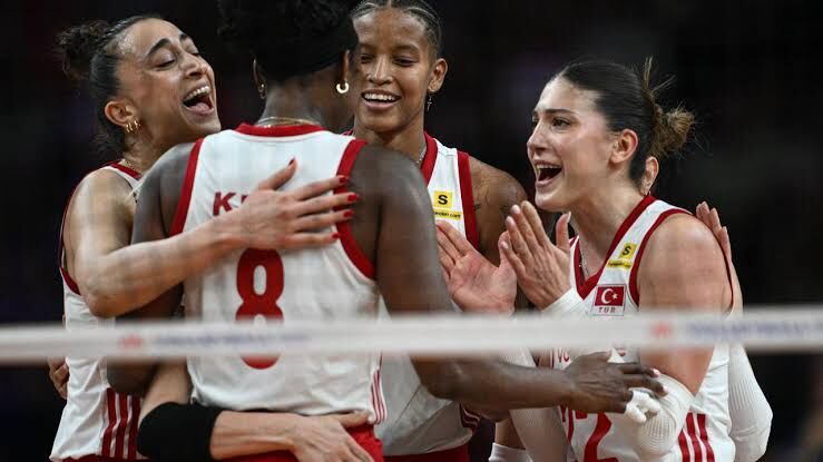 Filenin Sultanları Polonya’yı yıktı! Türkiye - Polonya Voleybol maçı sonrası Milletler Ligi’nde sıralama değişikliği