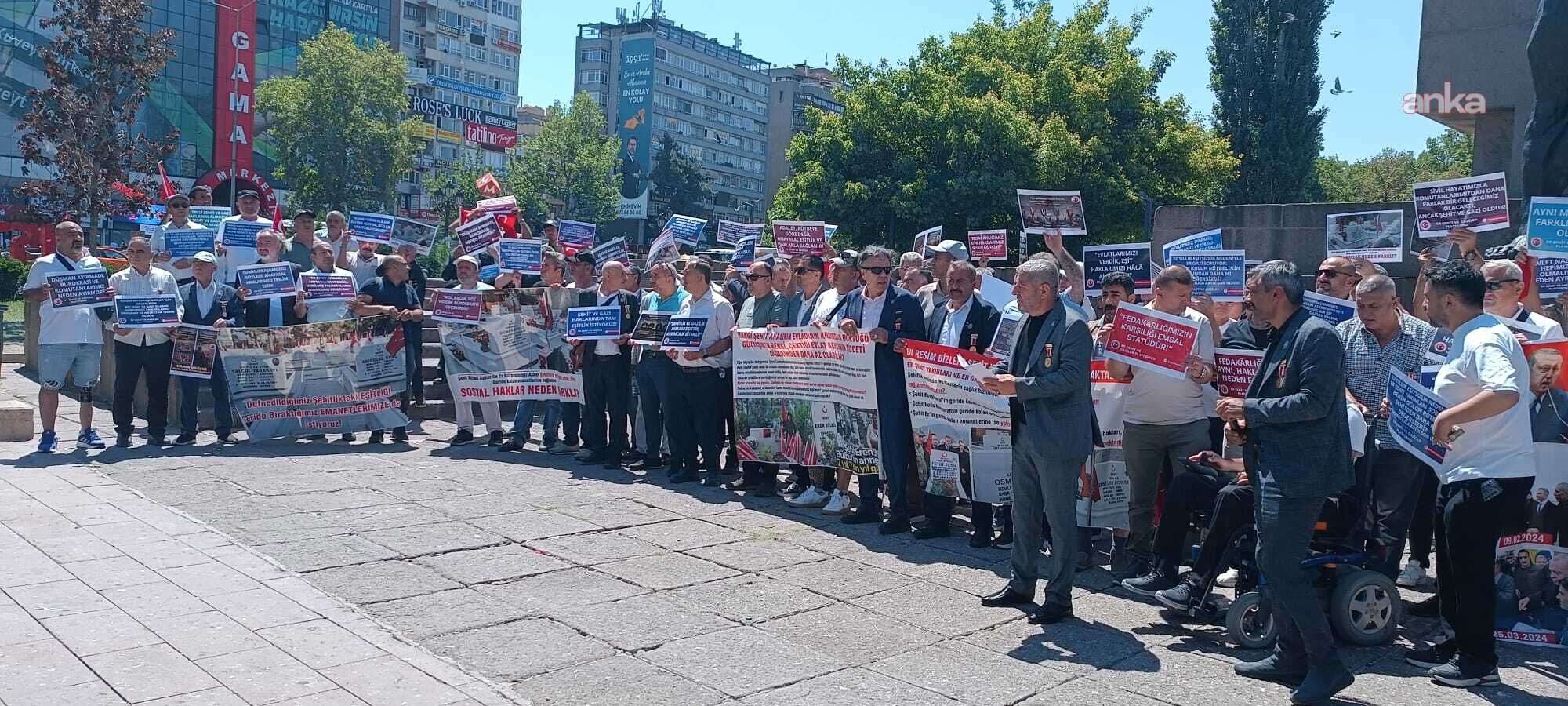 Şehit Er Yakınları Ve Gaziler Ankara'da Eylemde: %22Şehitliğin Rütbesi Olmaz%221