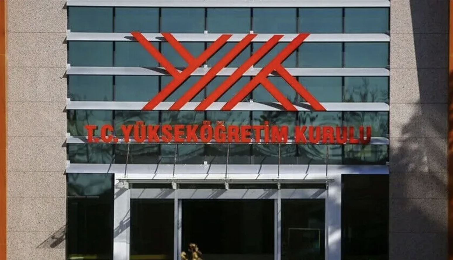 Yeditepe Üniversitesi'ndeki Mezuniyet Töreni Olayına Yök Soruşturması-(copy)