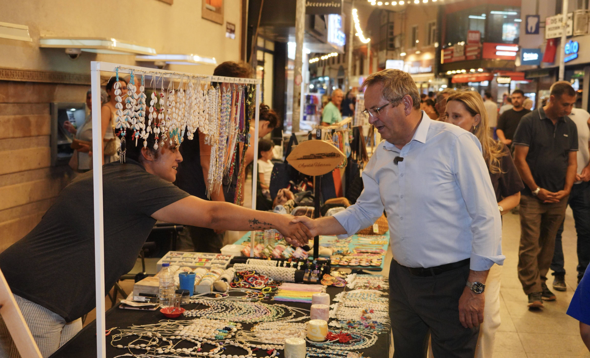 Ayvalık'ta Tarihi Gümrük Meydanı Yeniden Hizmete Açıldı1
