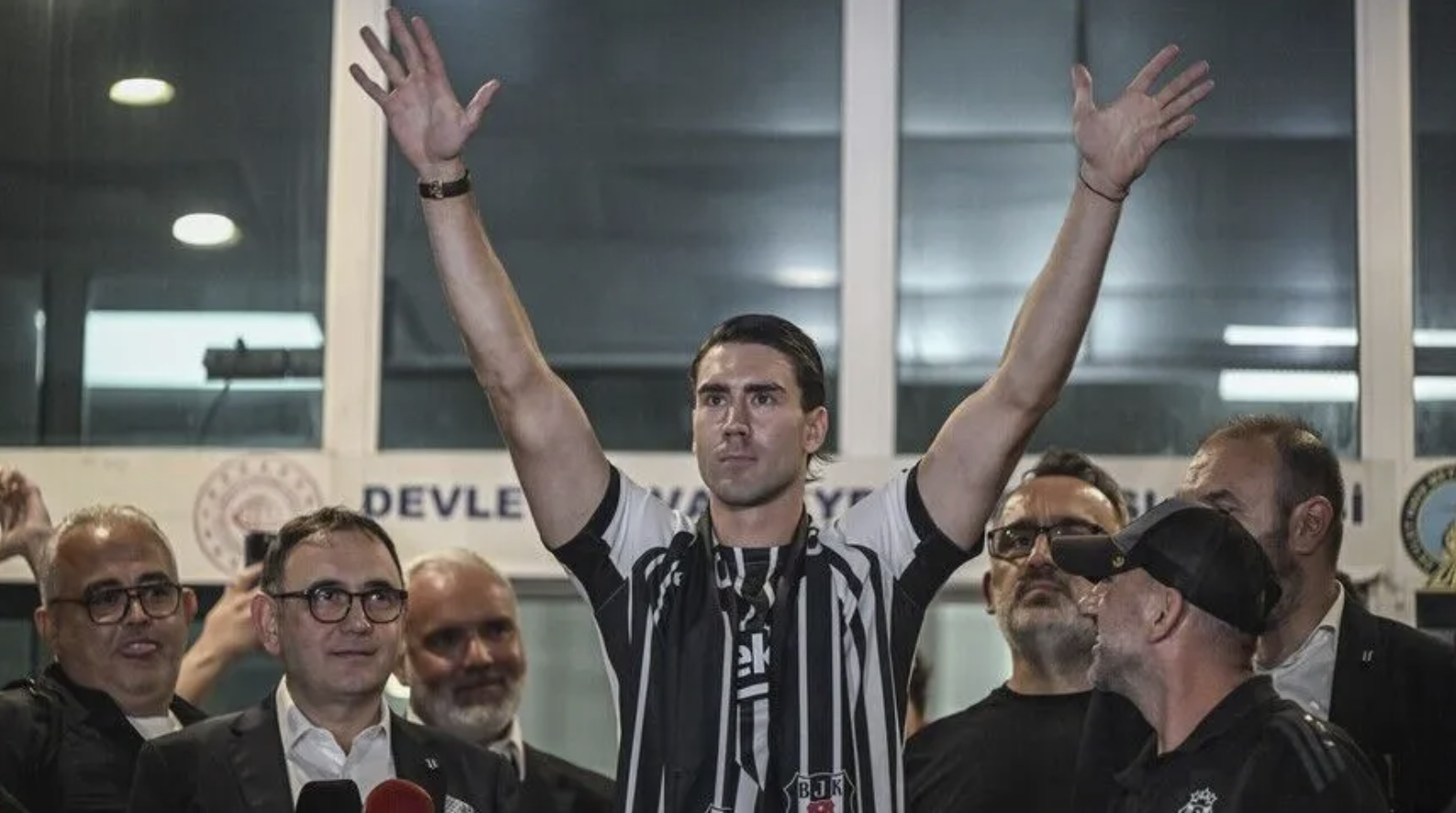 Beşiktaş’ta Dusan Vlahovic'in Lisansı Için İtalya'dan Izin Bekleniyor